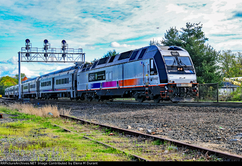 NJT 4501 on train 1221